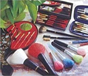 いろいろな化粧筆の写真