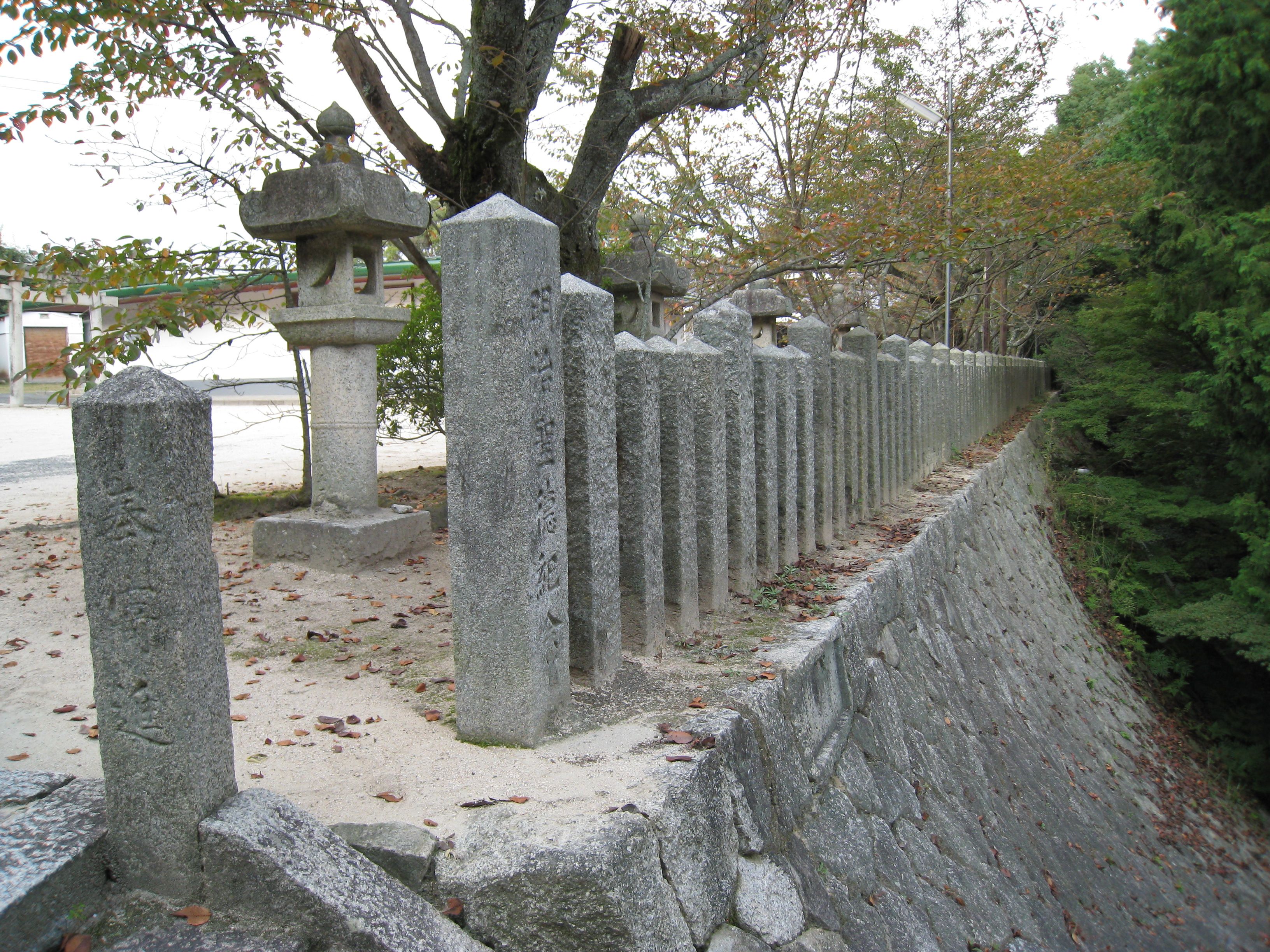 榊山神社玉垣