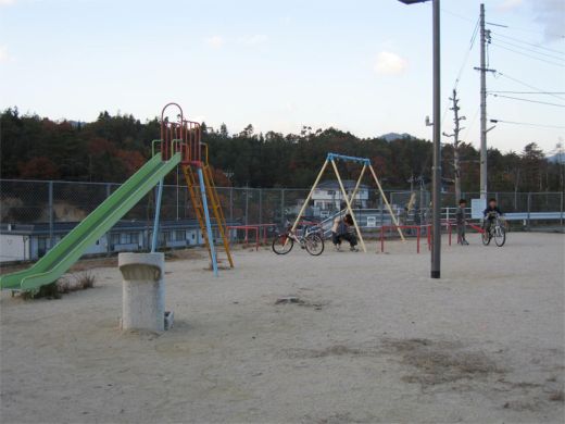 しなながやまだいにこうえん　すべりだい　ブランコ