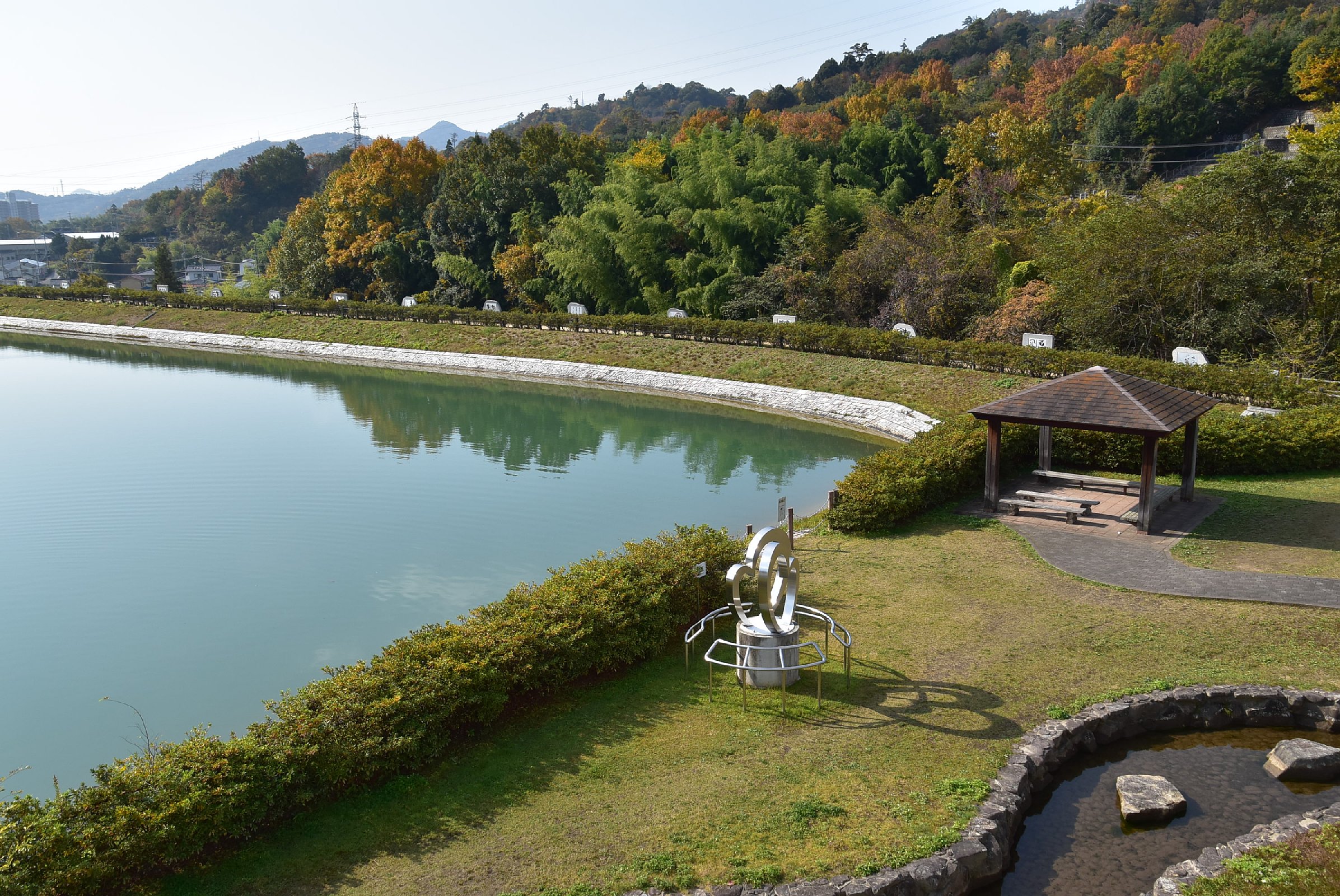 坂面大池書の石碑