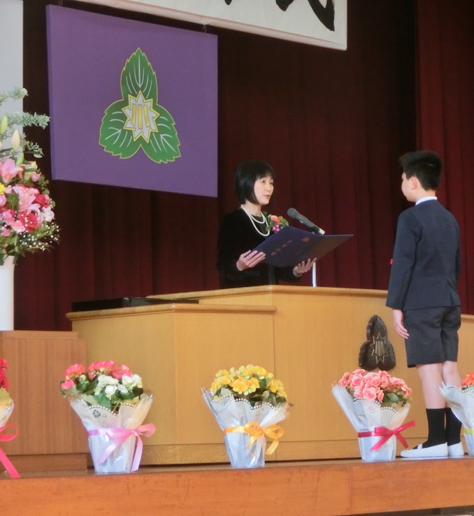 熊野第二小学校の卒業式の様子