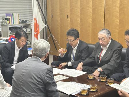 古川政務官