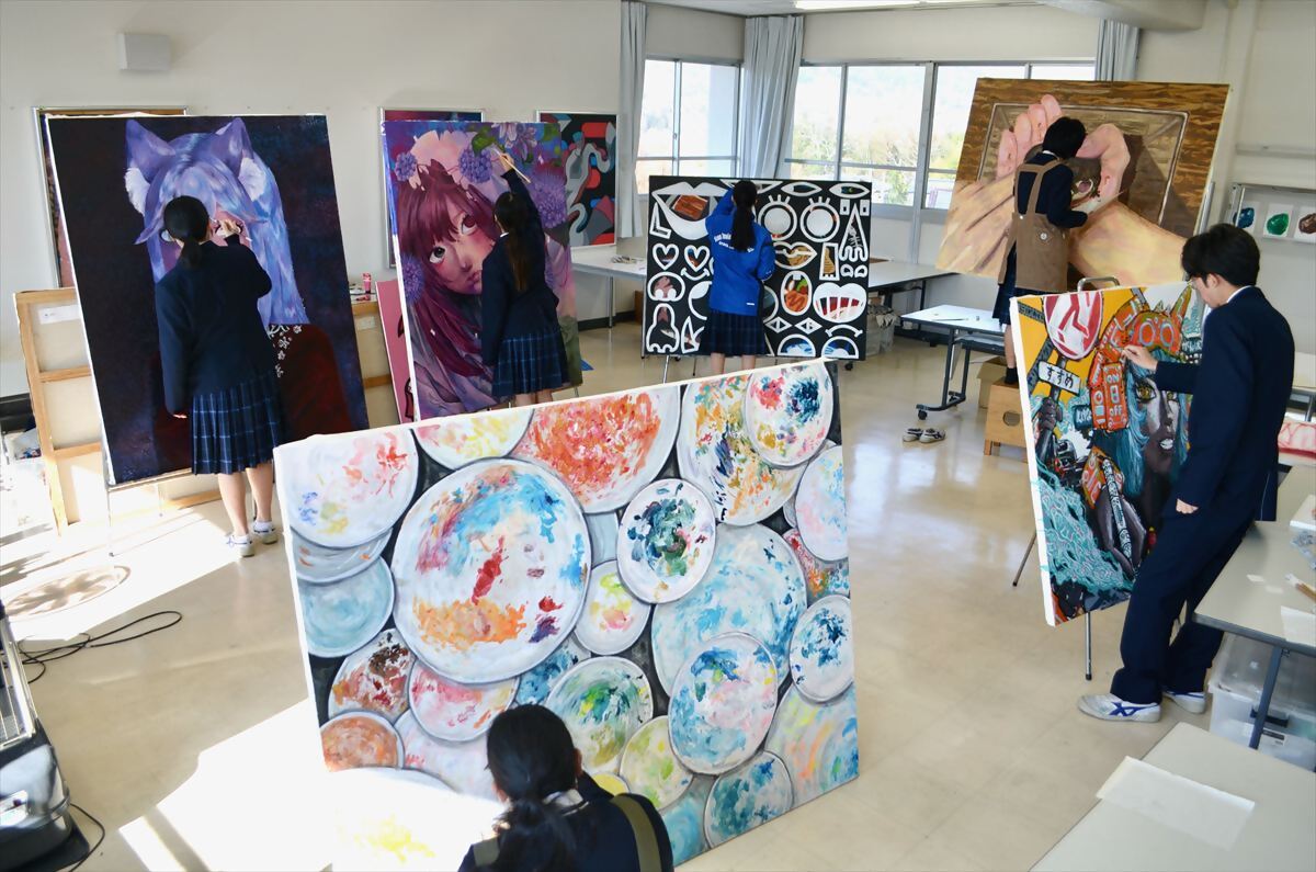 熊野高校　美術コースの活動風景